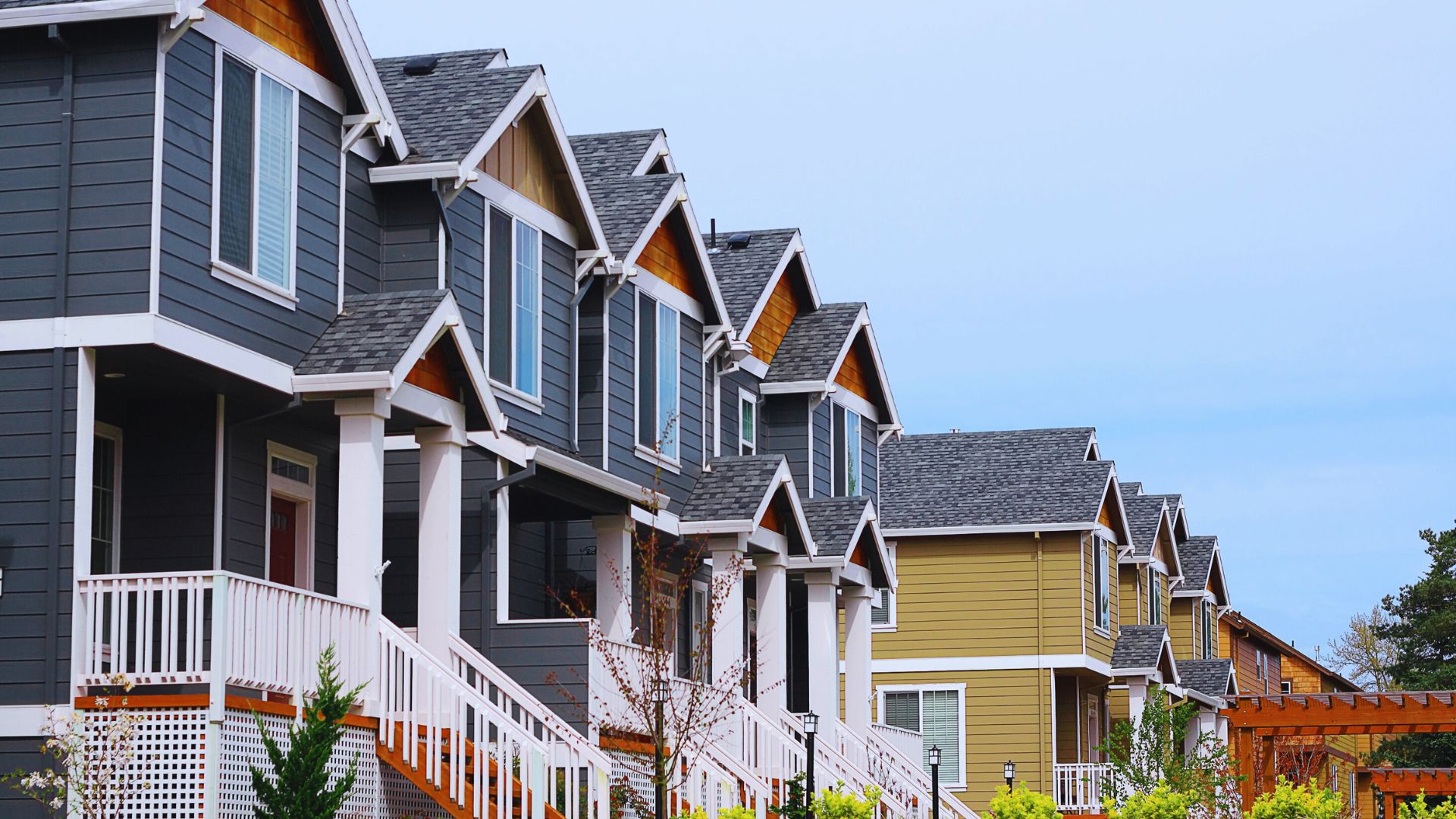 Map of Canada with hot real estate markets highlighted