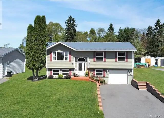 15 Hernani Crt, Saint John, NB E2M 5P8