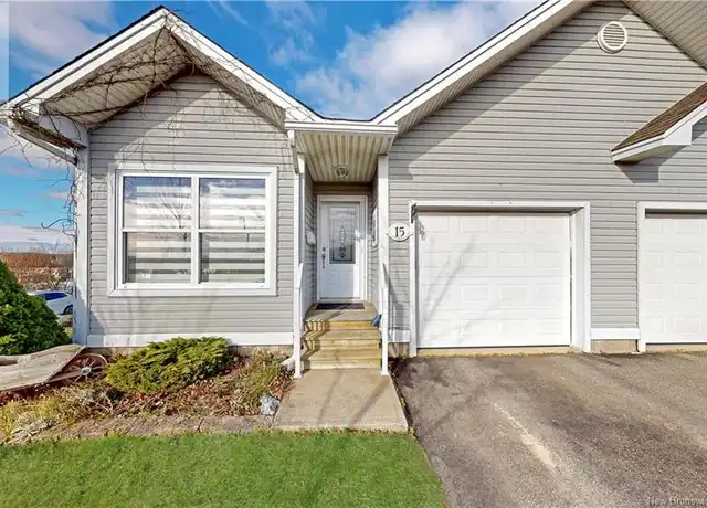 15 Saint Peters Crt, Saint John, NB E2K 5N4