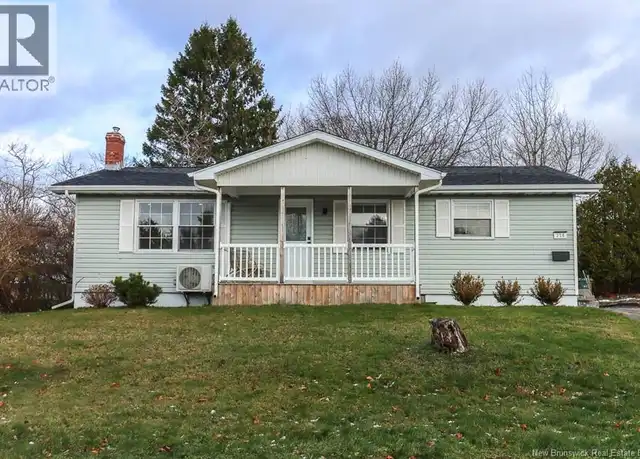 218 McNamara Dr, Saint John, NB E2J 3L4