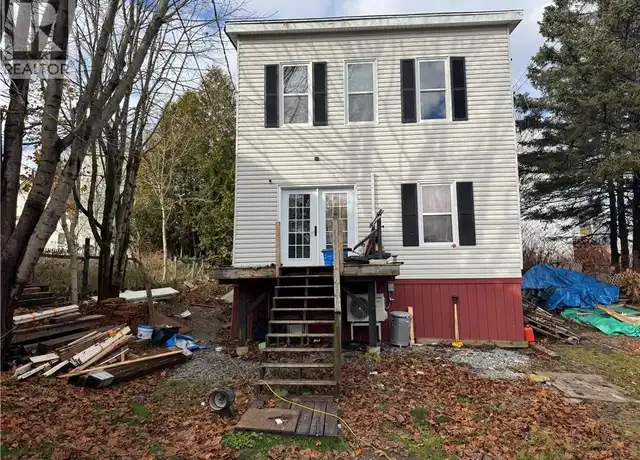 Exterior of 229 Rodney St