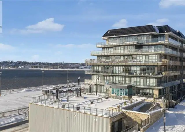 Exterior of 243 Prince William St Unit 405