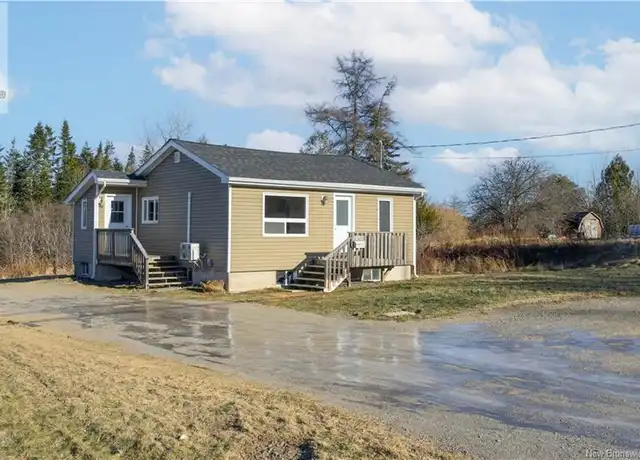 1807 Hickey Rd, Saint John, NB E2J 4E4