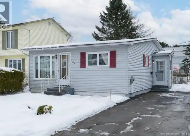 Exterior of 129 Boyaner Cres