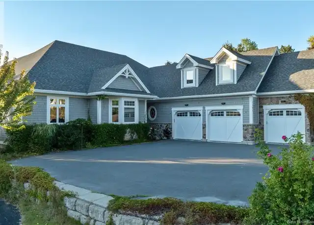 1121 Kennebecasis Dr