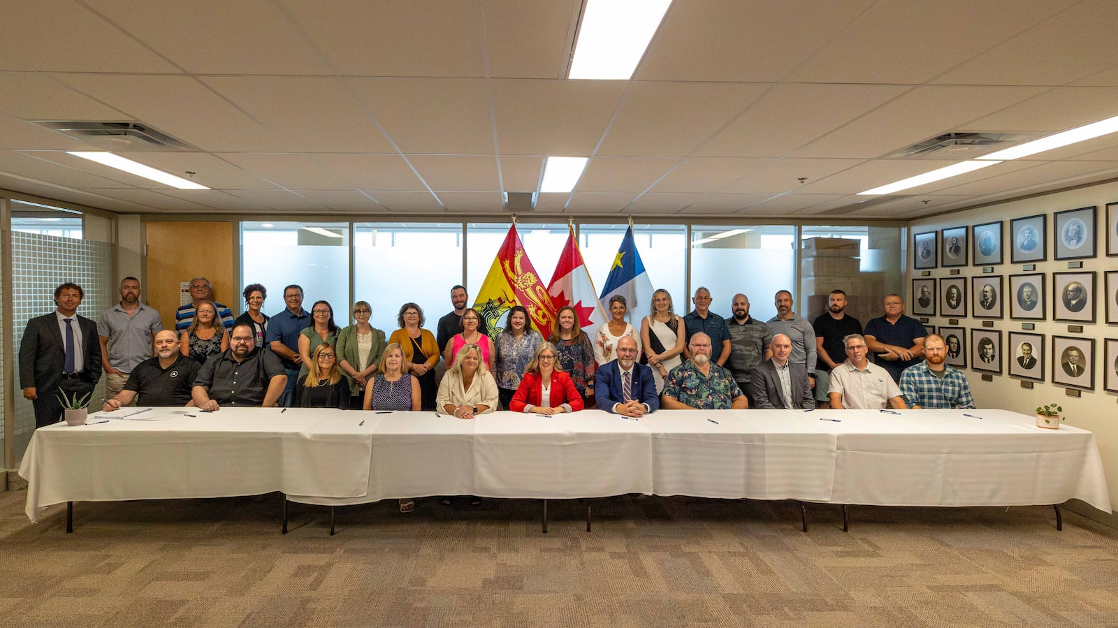 The New Brunswick Union and the provincial government sign a master agreement