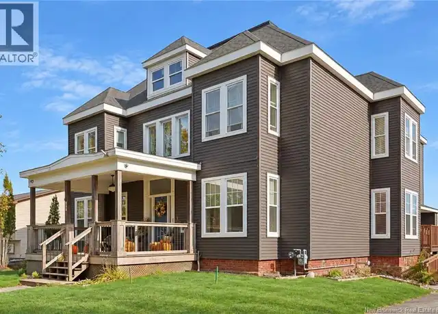 357 Dufferin Row